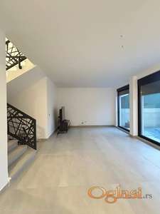 Prodaja stana-Kamenica, 108m2 sa svojim dvorištem, Četvorosoban